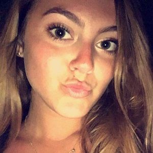 Meet your Posher, Dakota